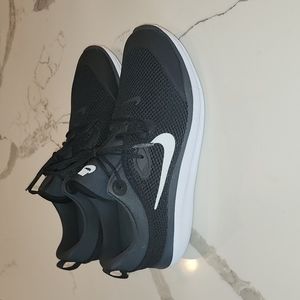 nike shoes black and white